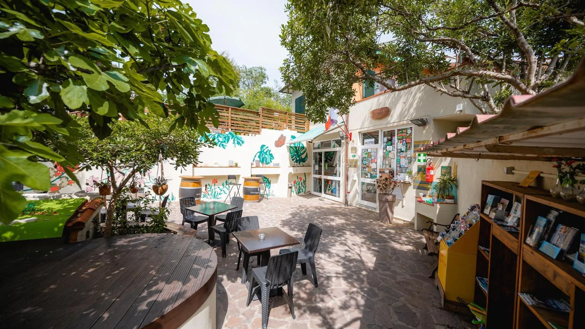 Luxury tent Glamping At Elba Hotel Lacona